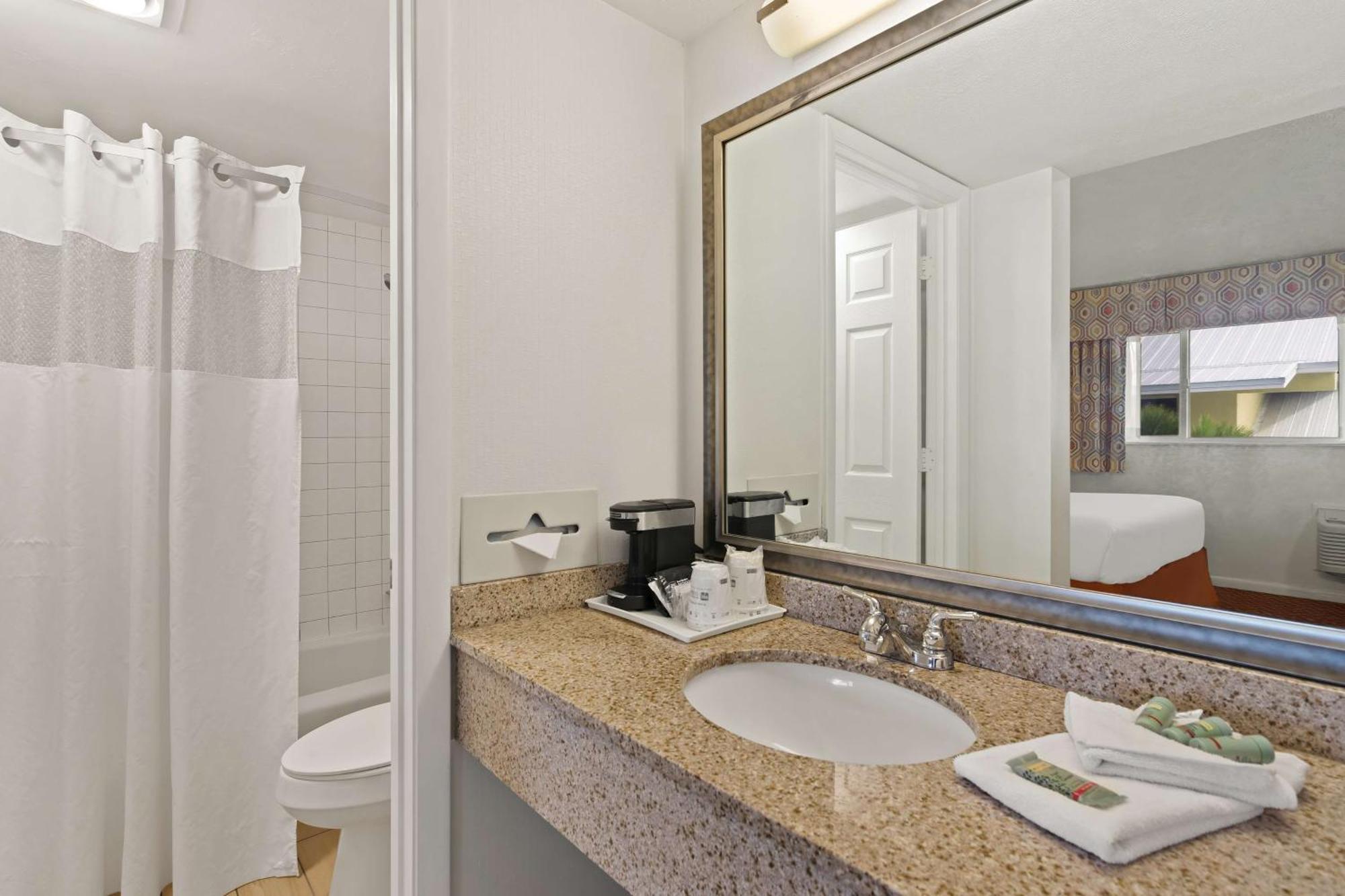 Best Western Port St. Lucie Exterior photo