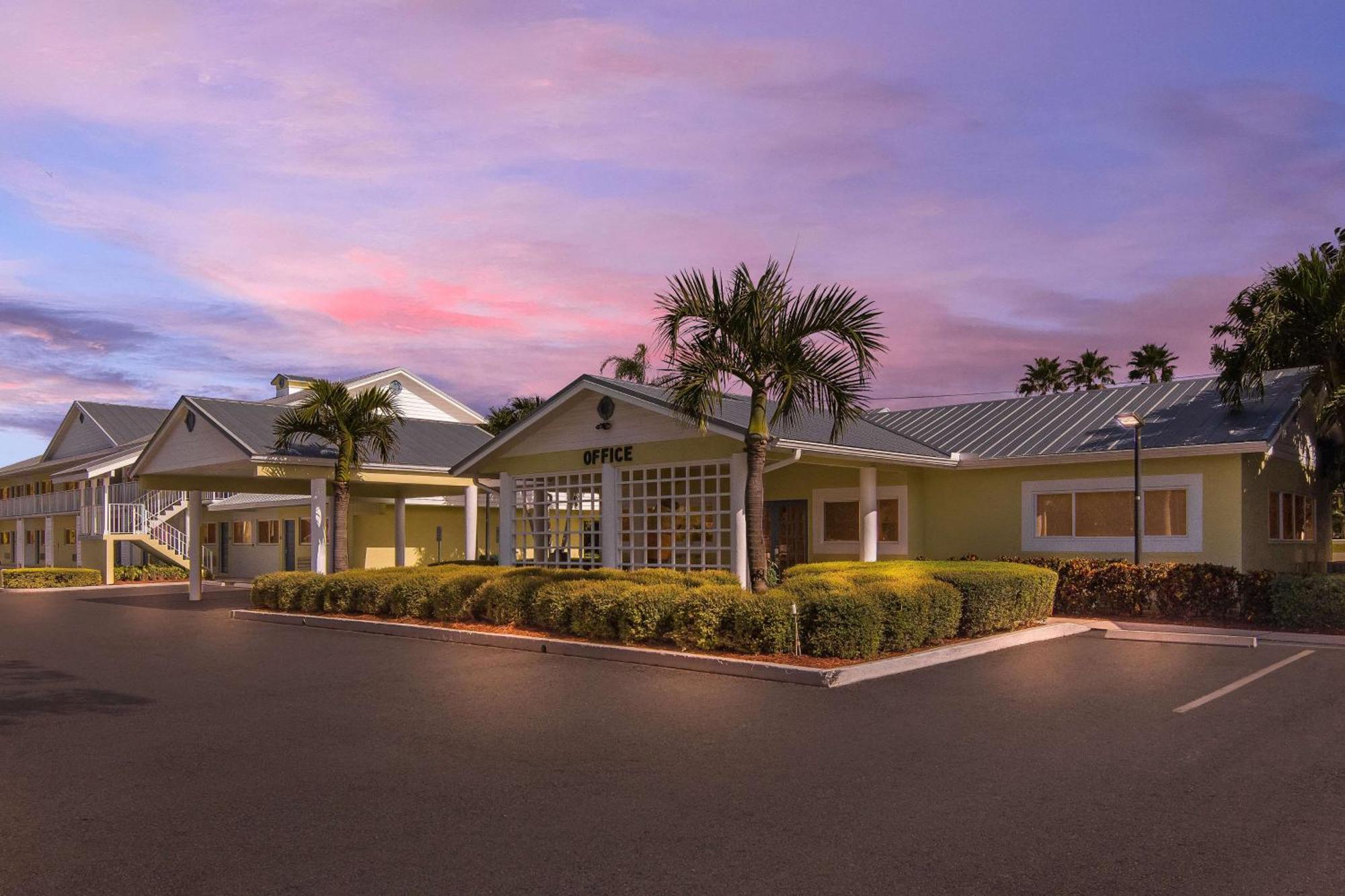 Best Western Port St. Lucie Exterior photo